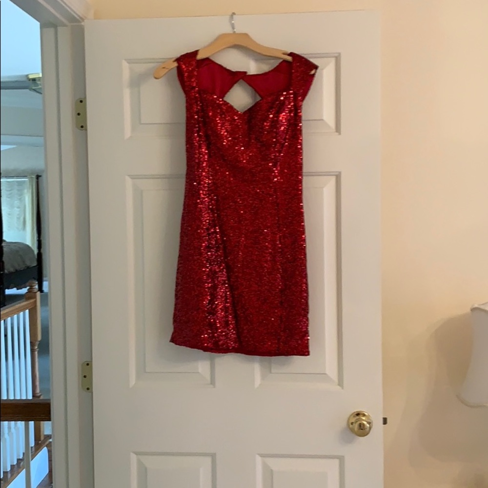 Short red Guess dress